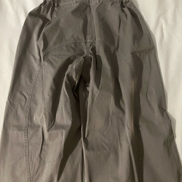 SKIMS Gray Cargo Pants - Picture 1 of 3